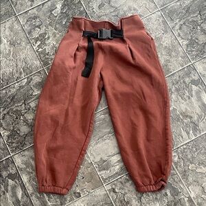 COAST MODA Women’s Rust Pleated Jogger Pants w Black Belt Urban Coastal Indie